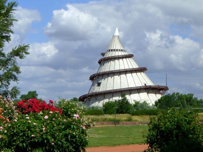 Jahrtausendturm im Elbauenpark