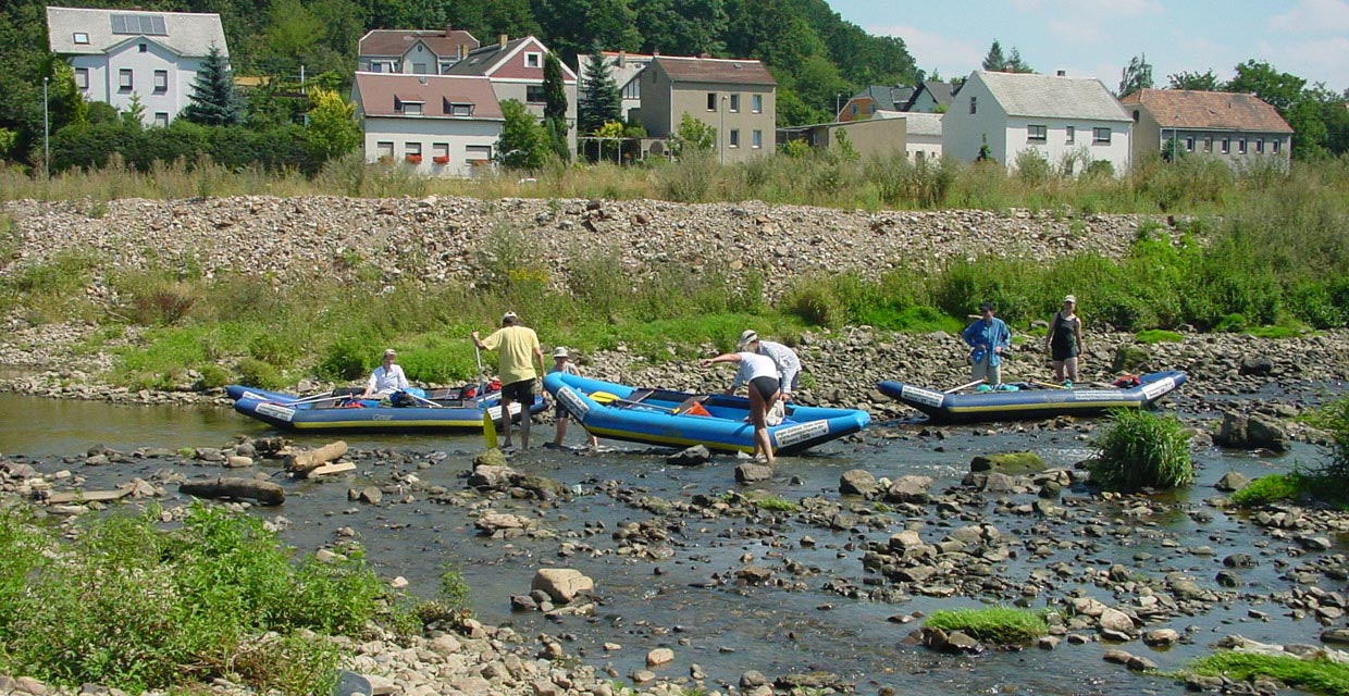 Muldewehr umtragen bei Niedrigwasser Muldewehr umtragen bei Niedrigwasser