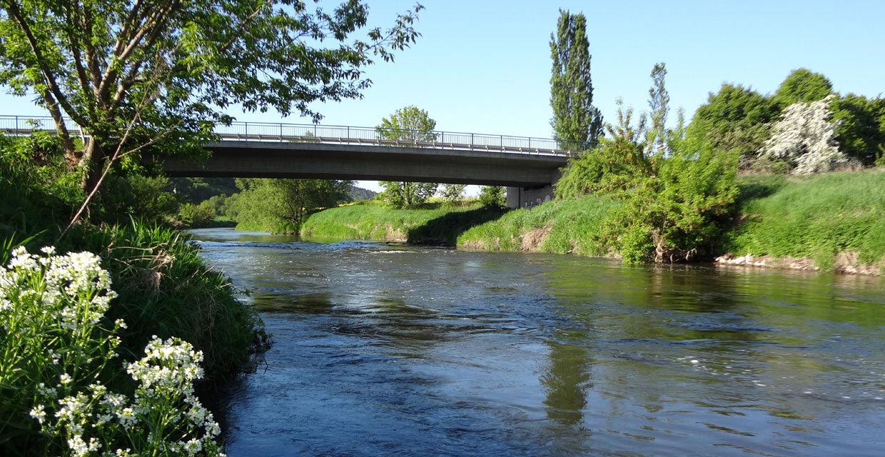 Unstrut an der Brücke Heldrungen-Oldisleben Unstrut an der Brücke Heldrungen-Oldisleben